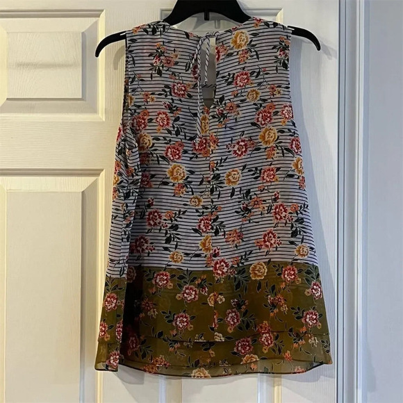 CAbi Women's Penelope Floral Stripe Blouse Size M Multicolor Sleeveless - Picture 7 of 7